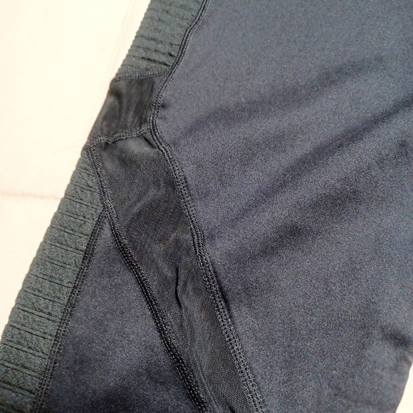NWT Fabletics leggings - Picture 5 of 5